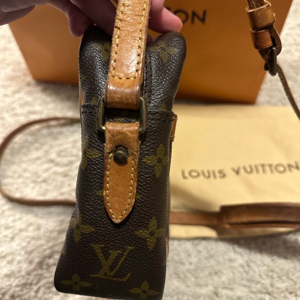 🙌🏼🙌🏼🙌🏼AUTHENTIC LOUIS VUITTON CROSSBODY🙌🏼🙌🏼🙌🏼 - Picture 8 of 12